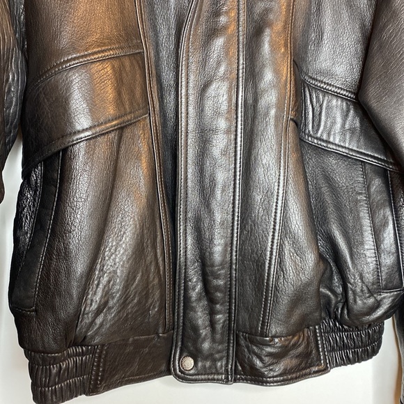 Roundtree & Yorke Dark Leather Jacket - Picture 3 of 11